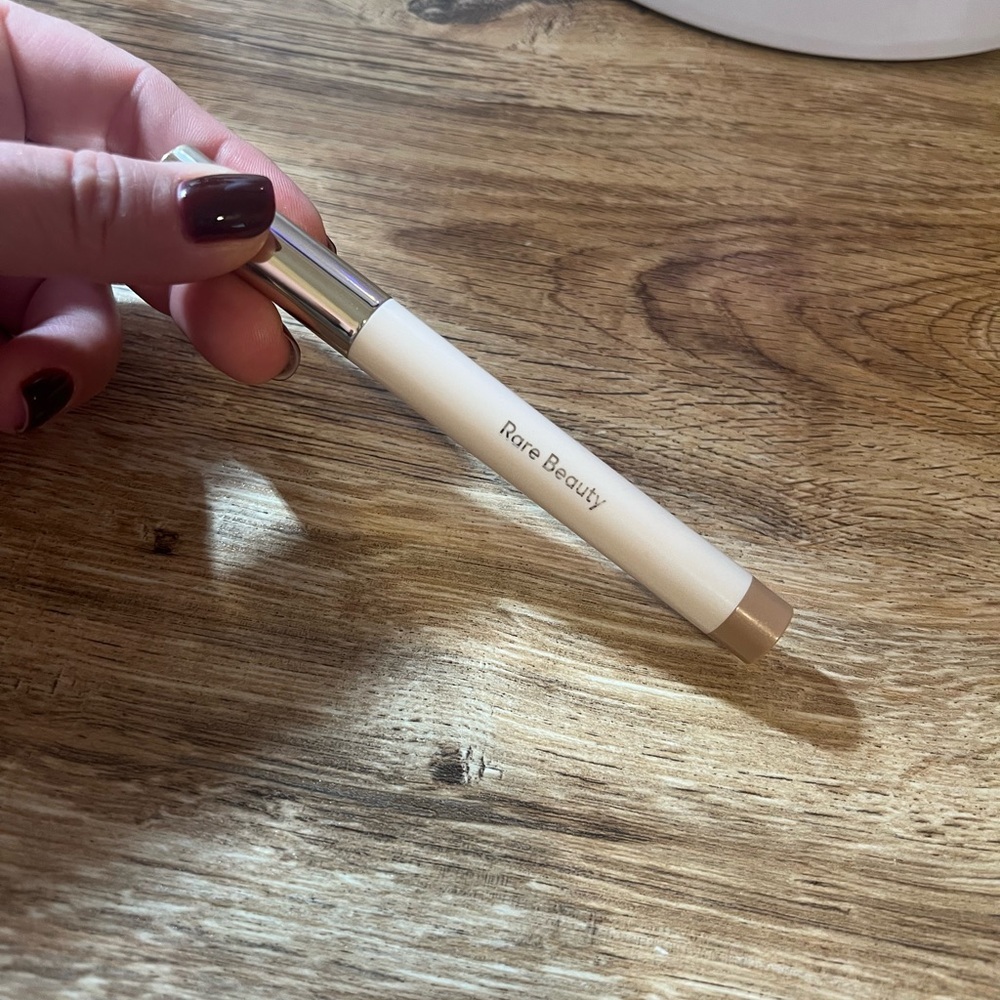 RARE BEAUTY ALL OF THE ABOVE WEIGHTLESS EYESHADOW STICK - INTEGRITY - Picture 2 of 4